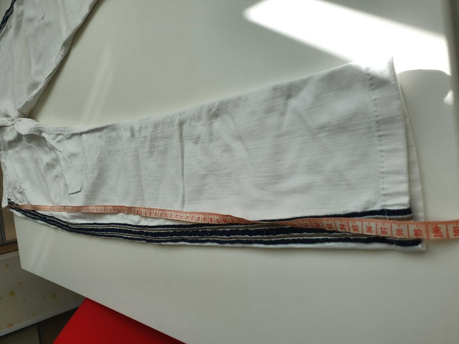 Бели дълги дънки