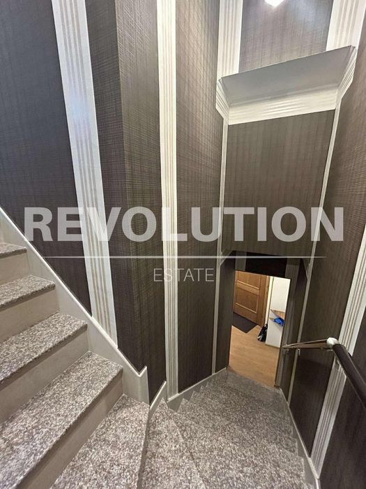 Тристаен апартамент в района на Бриз!