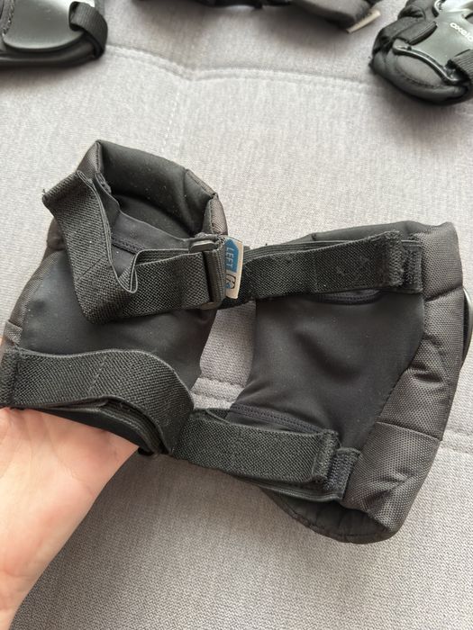 Set 3 perechi protecţii Play Negru Copii xs