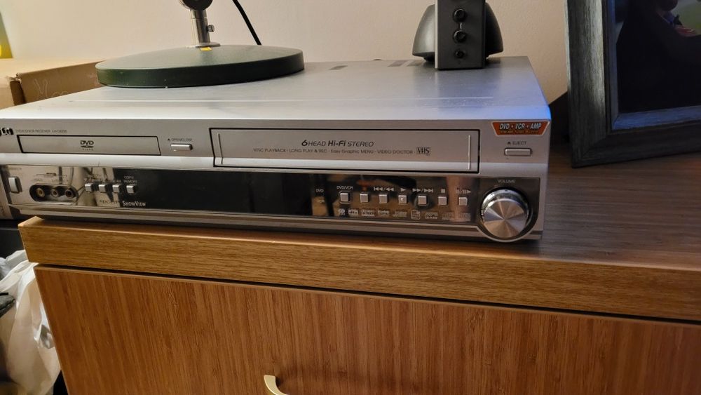 Transfer/ Convertesc casete VHS in format digital pe Stick USB,DVD,HDD