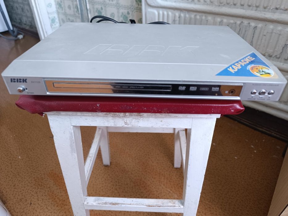 Продам DVD плеер