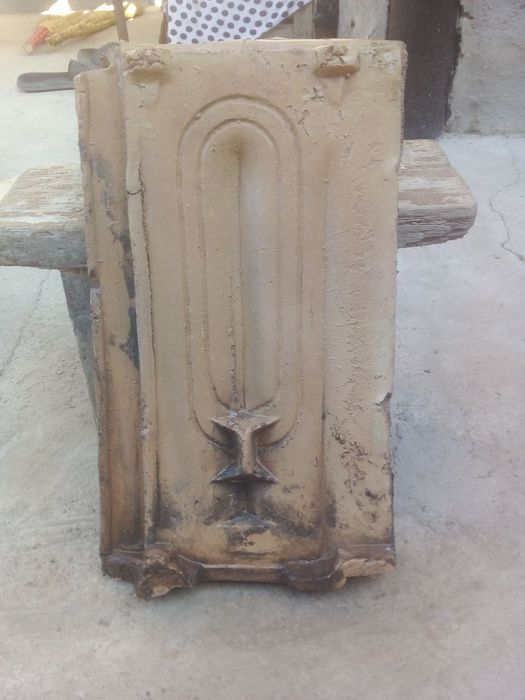 Продается черепица цена 1000сум сум.