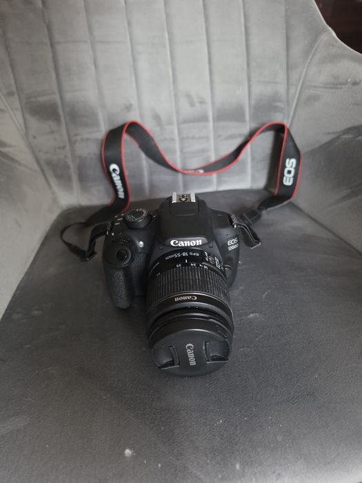 Canon EOS 1200D DSLR + Статив