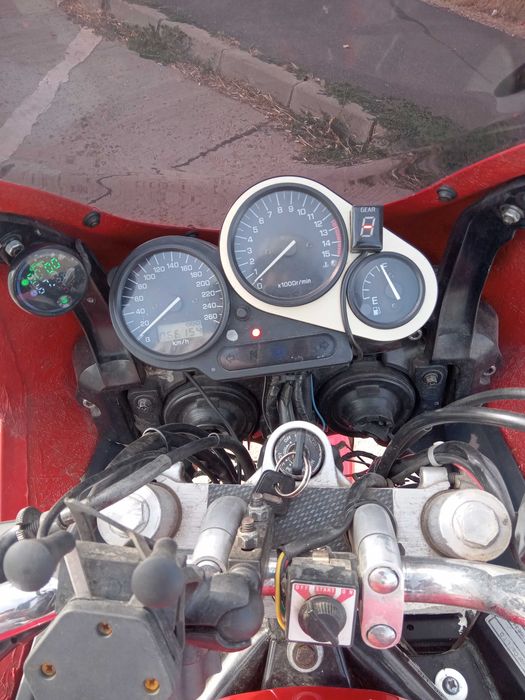 Yamaha FZS 600 Fazer și Aprilia Capo Nord 1000