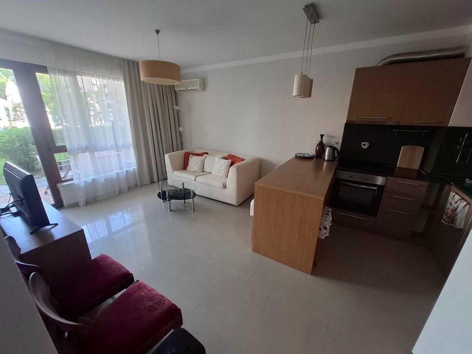 Продавам 2 стаен апартамент комплекс Paradise Bay