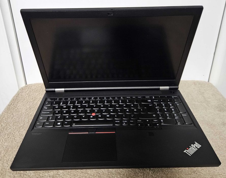 laptop statie grafica Lenovo thinkpad P15 gen1 intel xeon w 10885M intel i9 RTX 3000 16gb