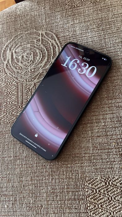 Продавам NOTHINGPHONE  2a 12gb с  256gb вътрешна памент