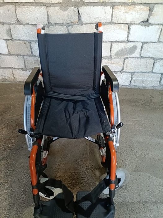 Продаю новую инвалидную коляску