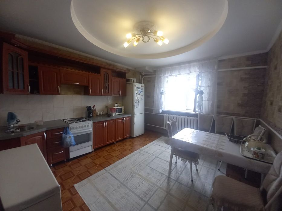 Продам большой добротный дом