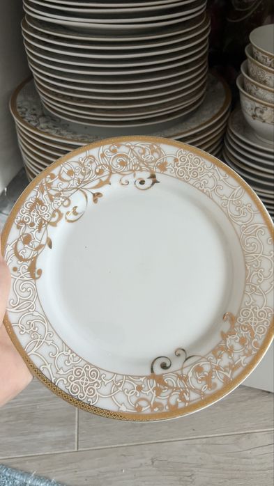 Набор посуды (тарелки и пиалы)