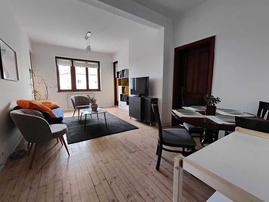 Дава се под наем Тристаен апартамент в София, Лозенец - 110 кв.м за 797.64 € - Снимка #1