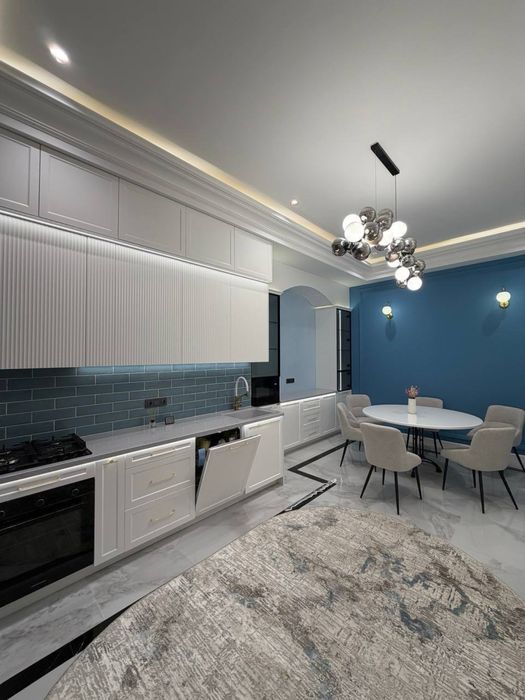 Касественный Дом с Бассейном Циолковского