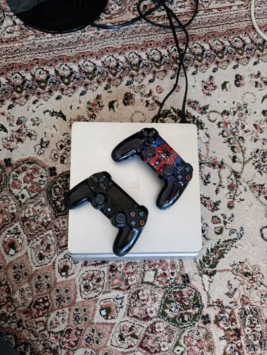 Playstation 4 slim 1tb