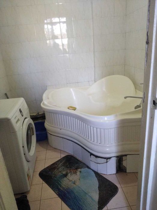 м.Буюк Ипак Йули Буз Базар 3(4)-комн 2/5 67 м² кирпич 2х6 бал без рем