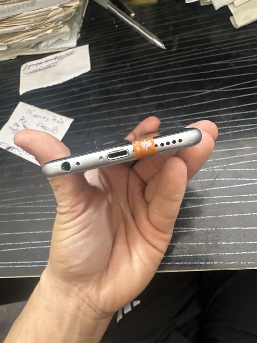 Iphone 6 c 64 talik xitoydan keldi 24-avgustda