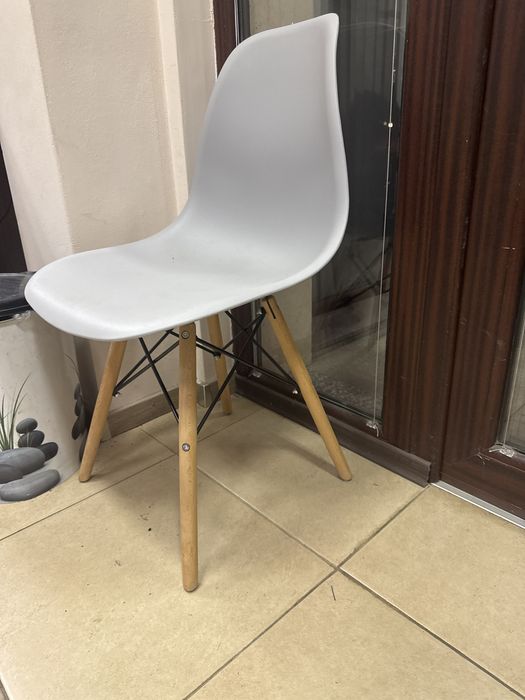 Столове за  офис, занималня, кухня, заведение и други.