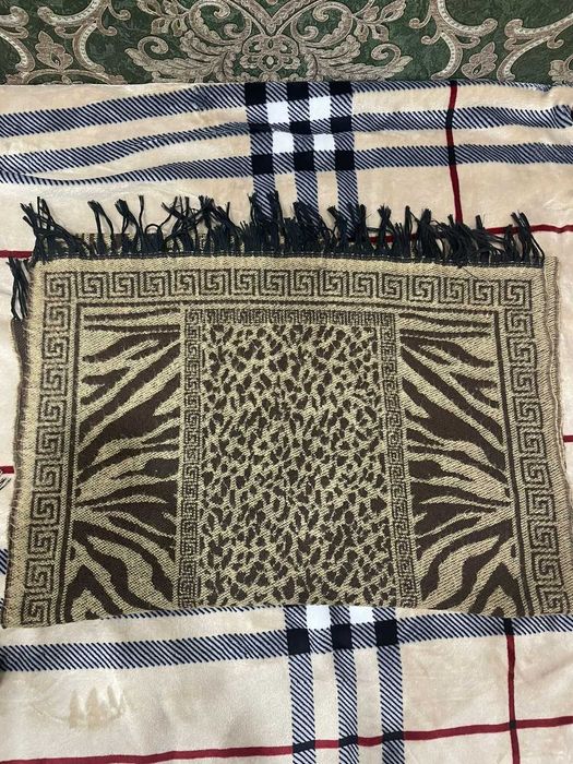 Продам женские палантины.