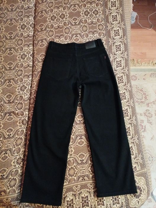 Абсолютно новые джинсы