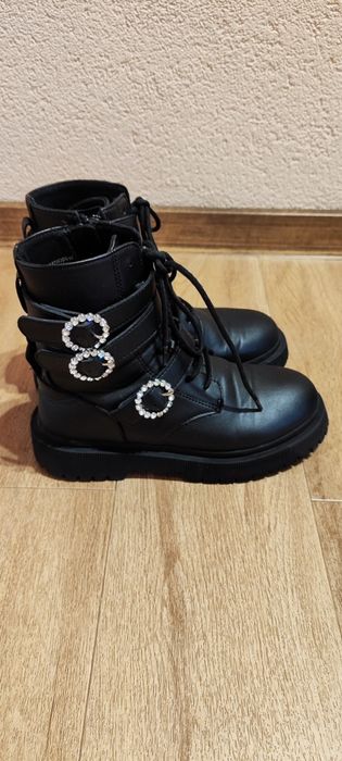 Детски боти Зара