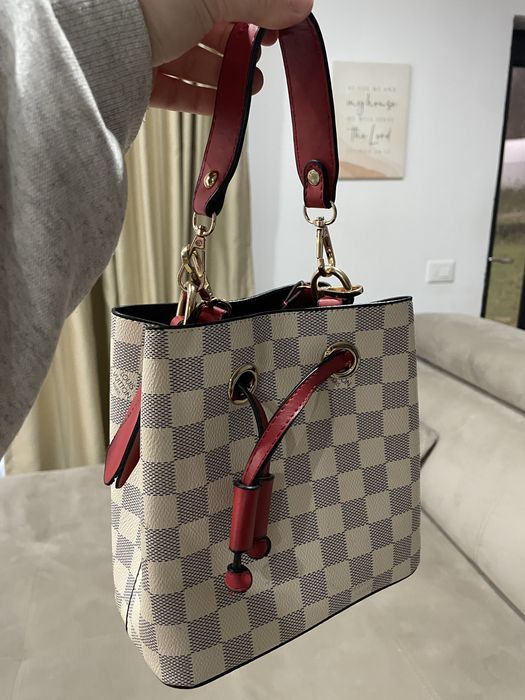Vând geantă Louis Vuitton