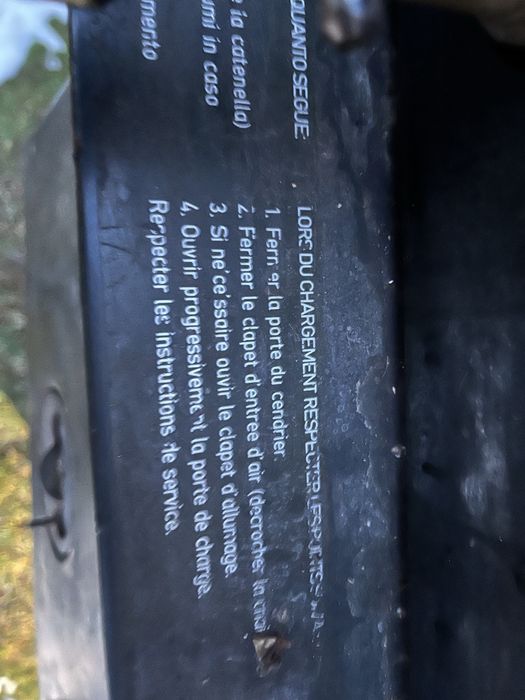 Vând centrală pe lemne