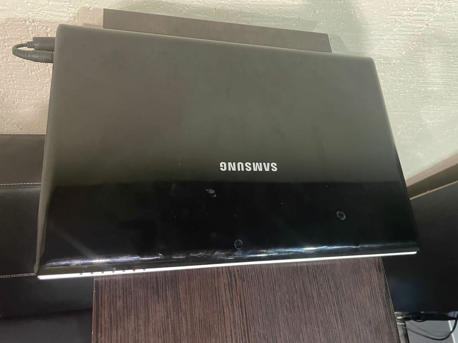Продам офисный ноутбук samsung