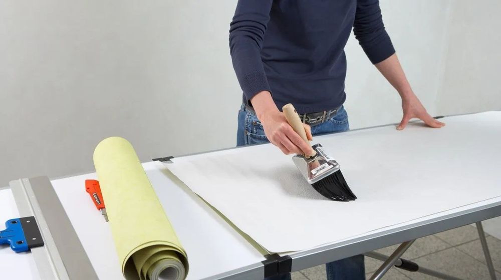 Поклейка обоев. Клеим обои