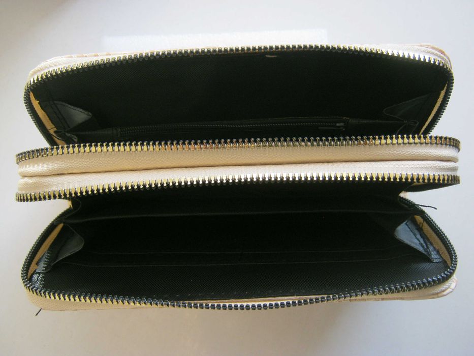 Дамски портмоне, Портфейл