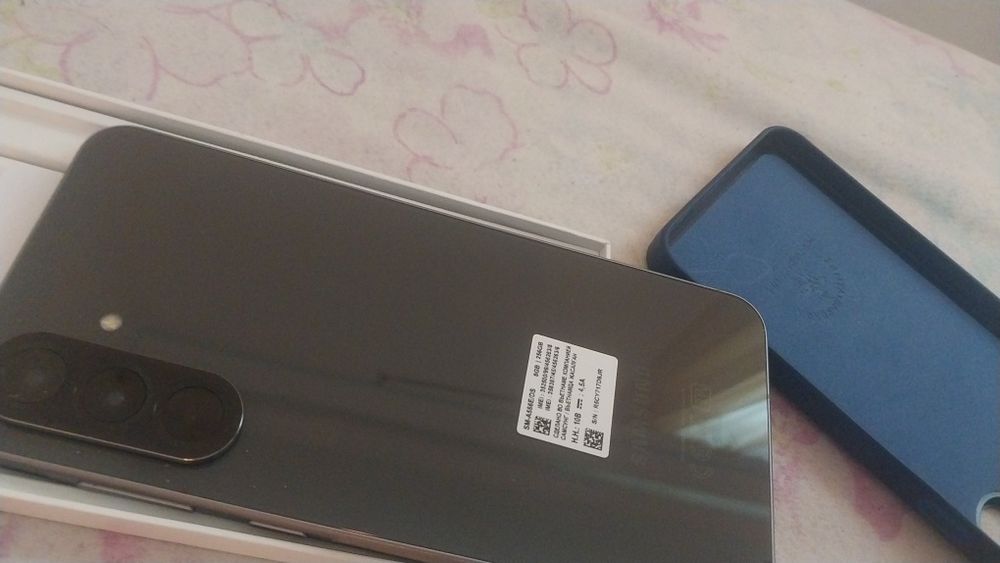 Самсунг А 56 256