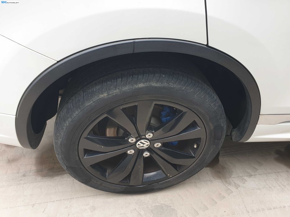 Bandou Ornament Plastic de pe Aripa Caroserie Dreapta Spate Volkswagen Touareg 7P 2011 - 2018 Cod 7P6854820B [K9010]