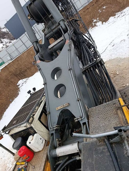 LIEBHERR LB 36 буронабивные сваи