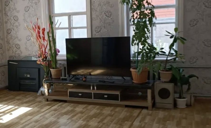 Продам тумбу под телевизор