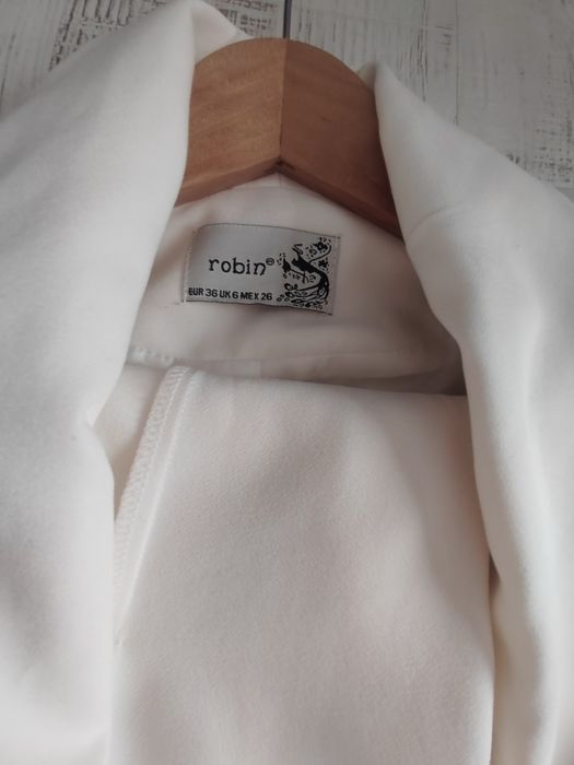 Сет Карма, костюм в бяло - С, М размер