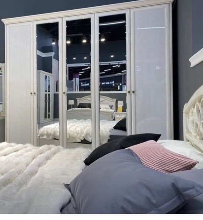 Спальный гарнитур