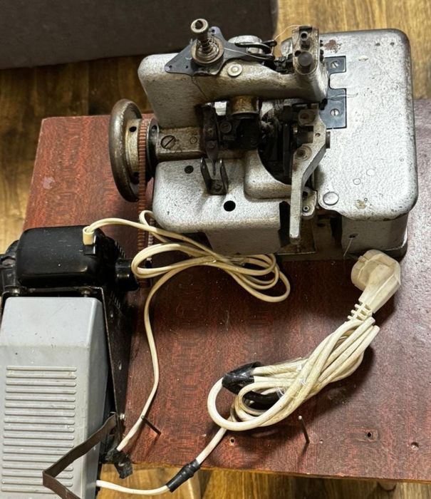 Продам производственный оверлок