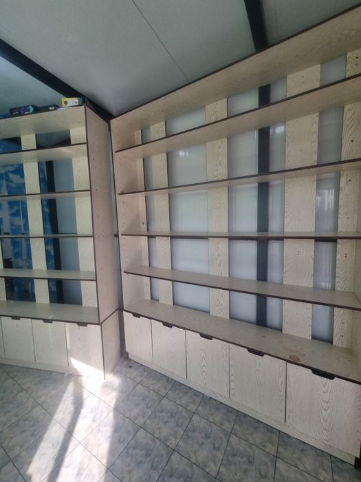 SROCNA Magazinga polka qolati yaqchi 2 dona bor 2 metir 1tasi