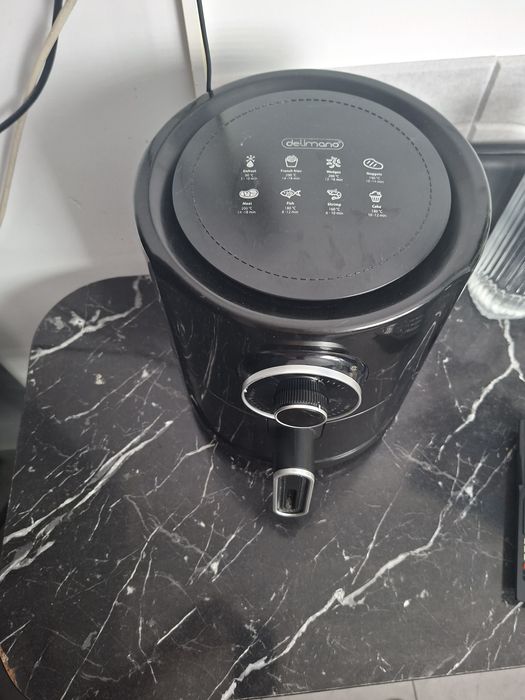 Friteuză cu aer cald (Air Fryer) digital, negru – Stare excelentă