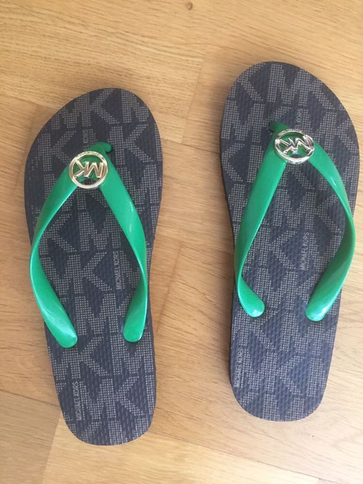 Дамски джапанки.