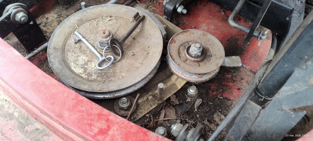 Vând Tractoraș de tuns iarba