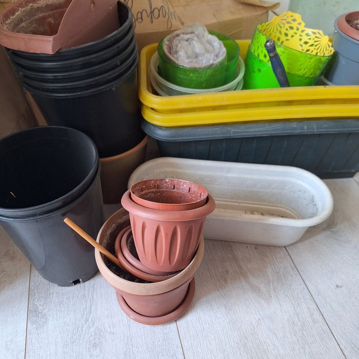 Горшки под цветы