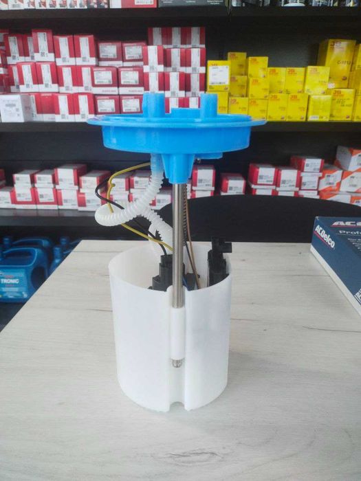 Бензонасос в сборе на Volkswagen Caddy