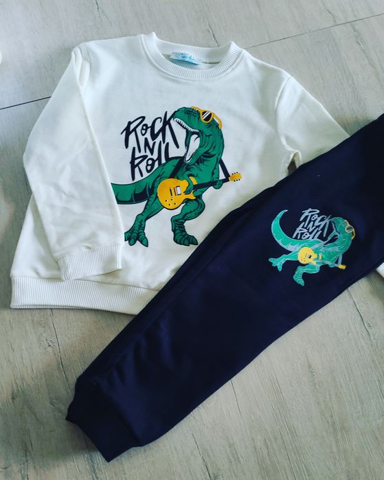 Продам детские одежды