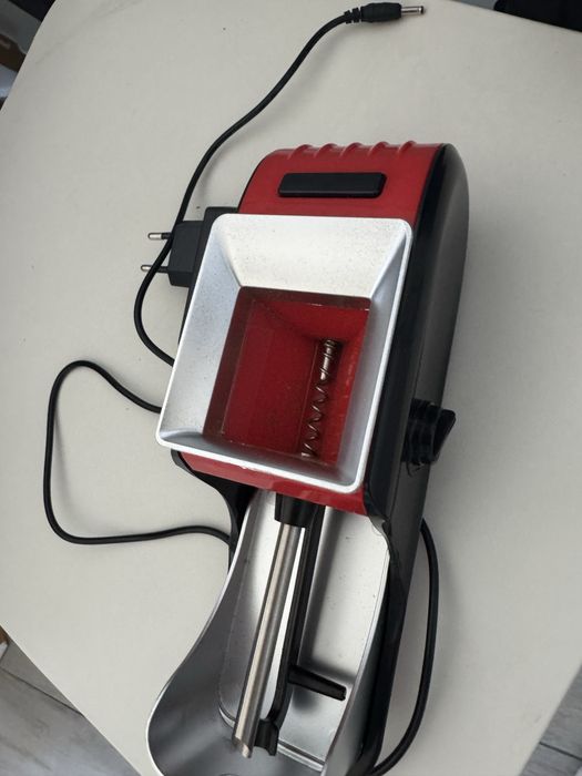 Aparat electric de facut tigari /injector tutun