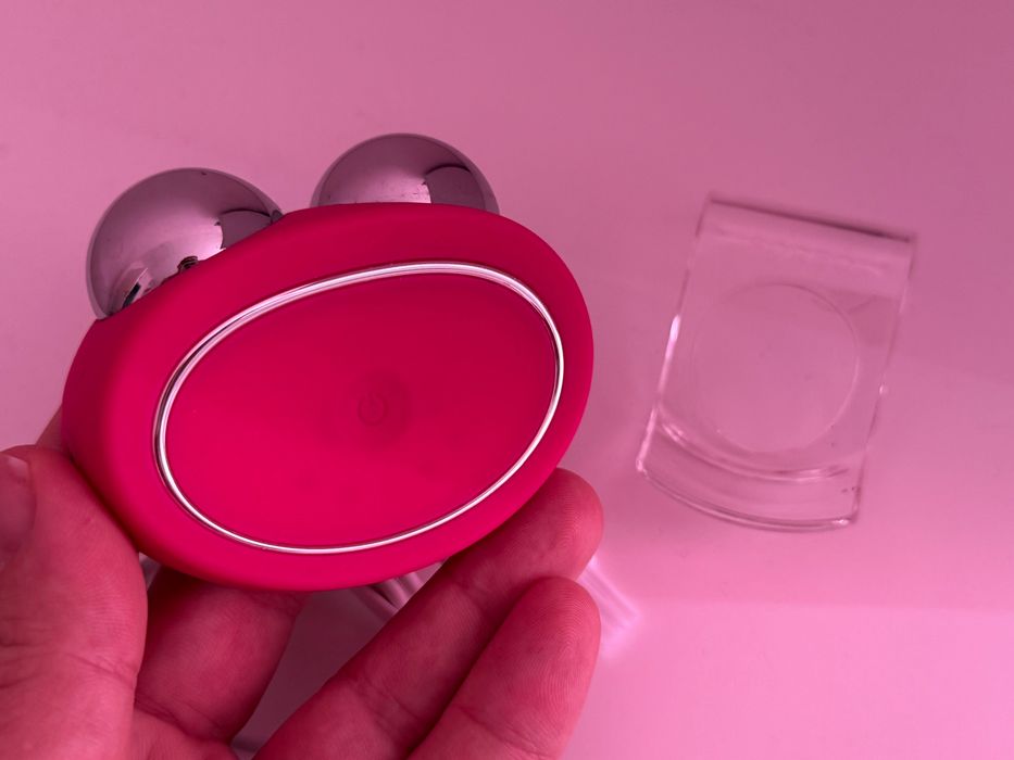 FOREO BEAR – Микротоков уред за стягане и тонизиране на лицето