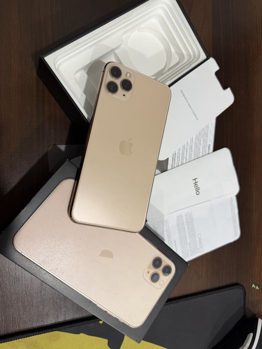 iPhone 11 pro max 256GB gold