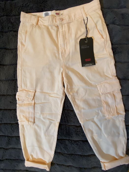 Нови Маркови Панталони Levi’s и Cheap Monday