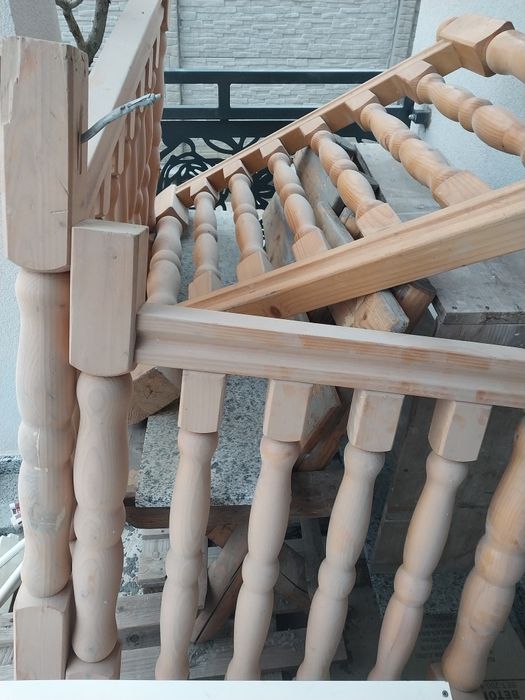 Vand balustrada scari de lemn cu model