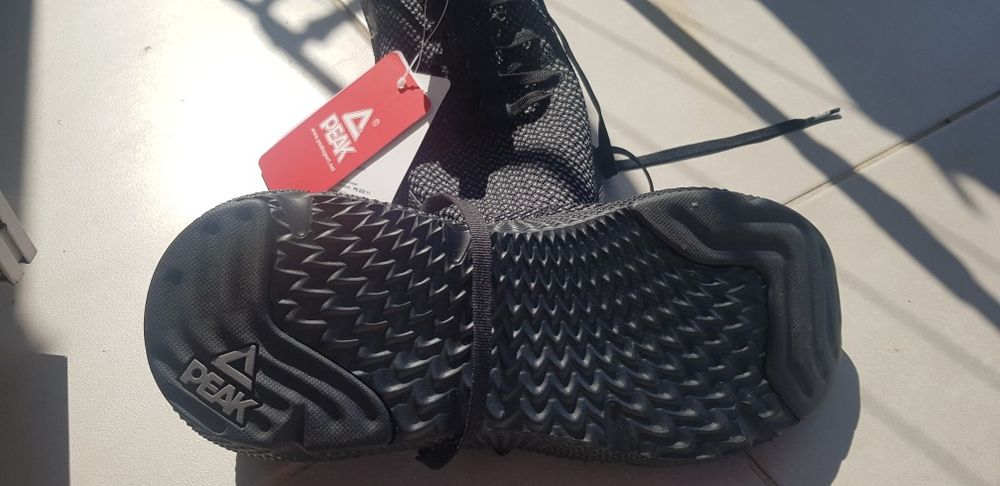 Pantofi sport PEAK noi nr 40-41 ( adidasi)