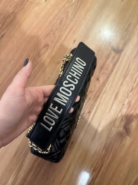 Чанта Love Moschino // черна чанта // чанта за рамо