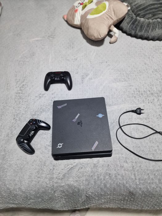 Vand ps4 slim aproape nou